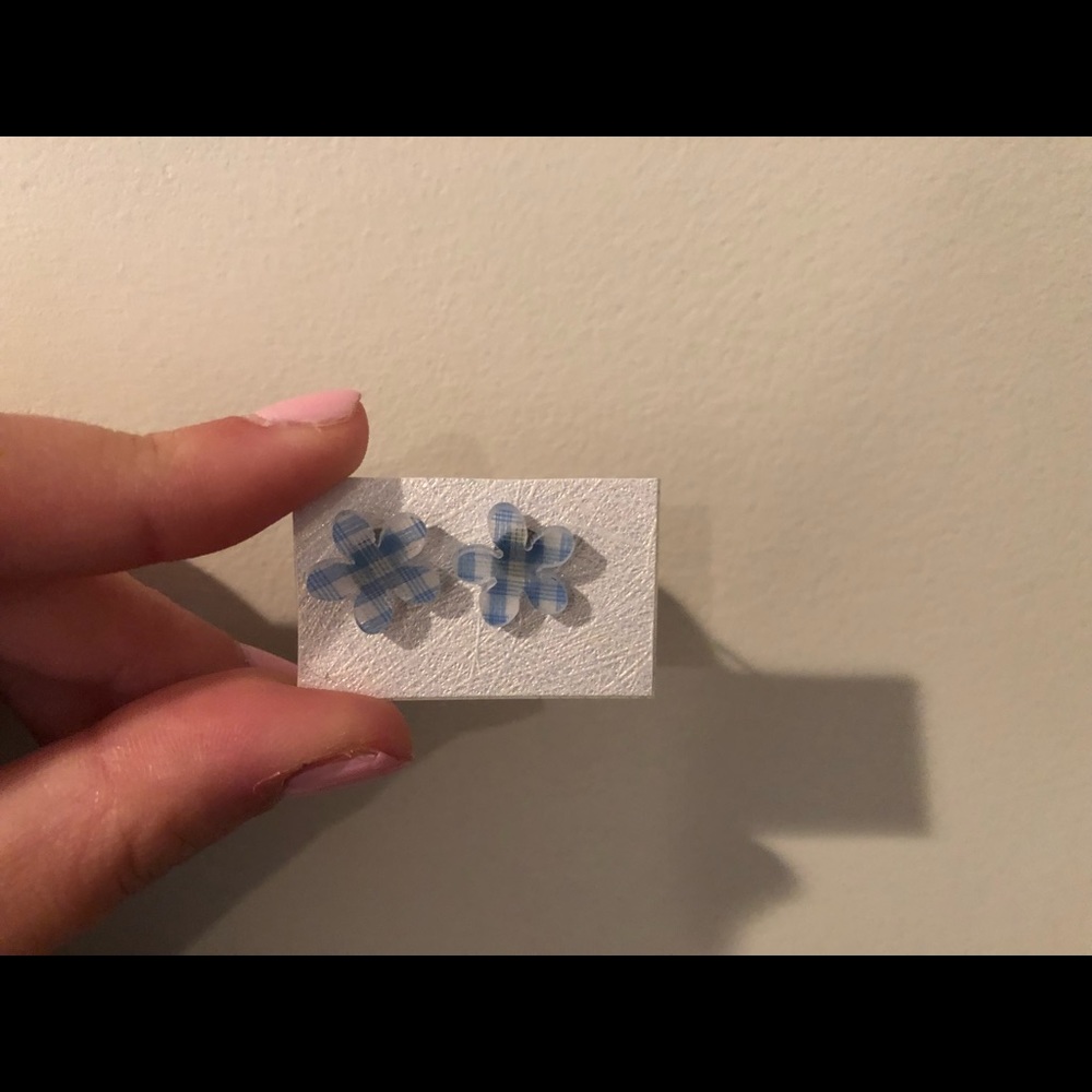 Earrings - Picture 3 of 4